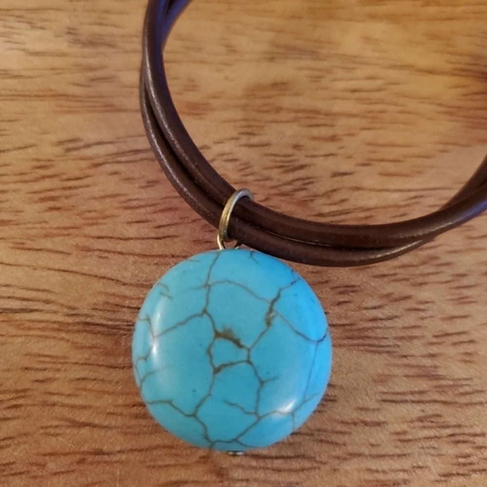 Turquoise bracelet with leather‎ strap